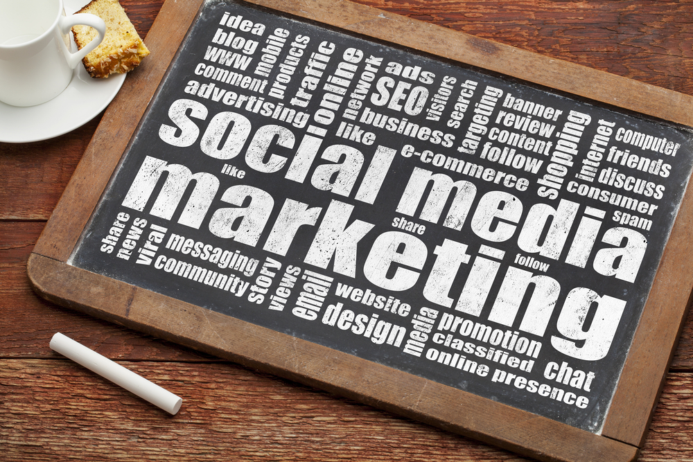 Social Media Marketing: Hire Professionals or Work In-House ?