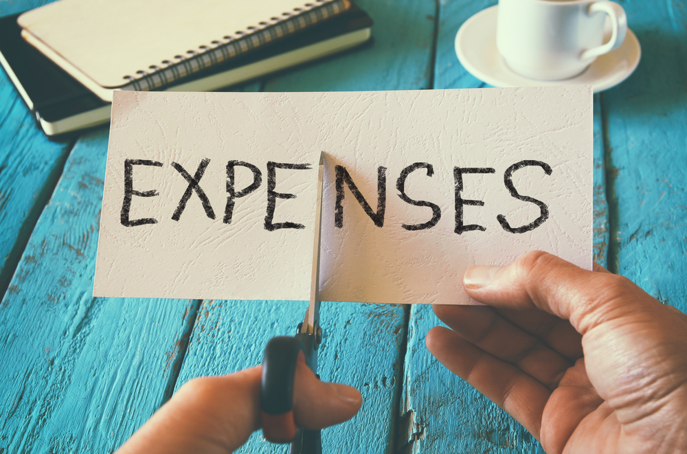 4 Ways To Live Simply and Cut Your Expenses